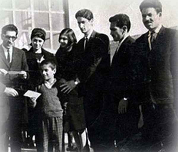 Махмуд Ахмадинежад эцэг эхийн хамт (Иран)